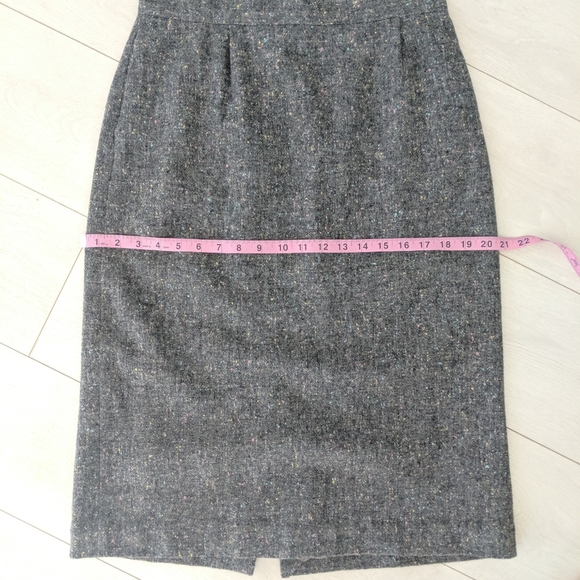 Vintage Donegal Tweed Skirt w/Pockets - Picture 6 of 7